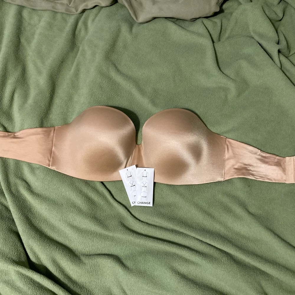 CHNGE Women's Nude Strapless Bra